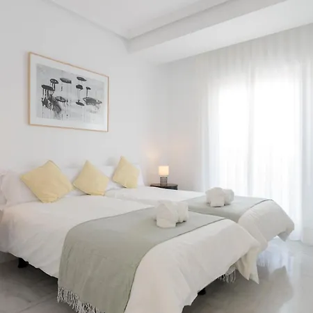 Pass The Keys Stunning Beachfront In Apartment *